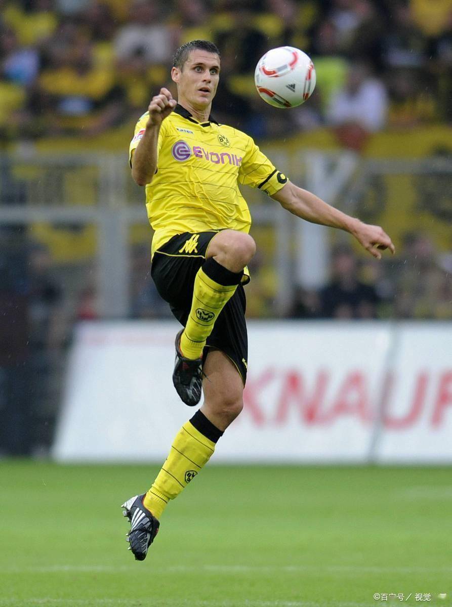 奥格斯堡队形喜忧参半，一触即发的简单介绍