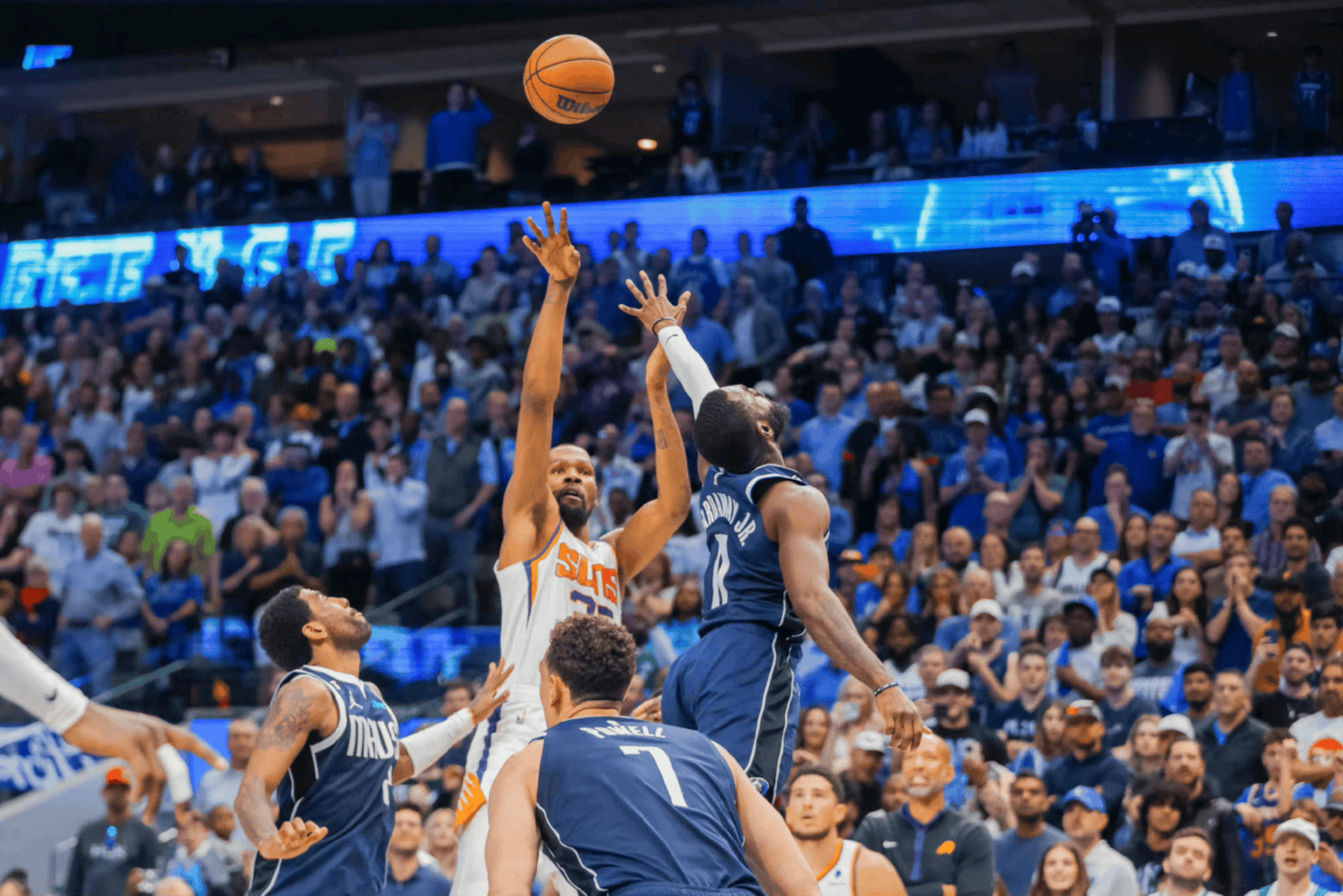 杜兰特伤愈复出，逆转首场表现抢眼，皇家马德里球迷欢呼！的简单介绍