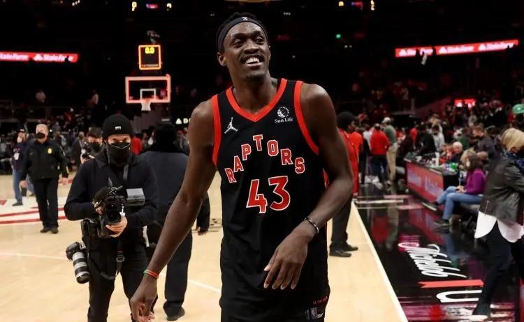 西亚卡姆连续十二场比赛得分超过刷新纪录，热火冲击纪录！