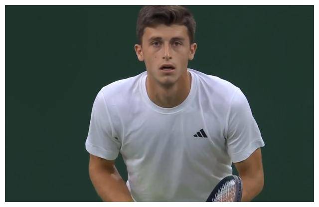 德约科维奇爆冷击败TES，惊险取胜引爆全场！