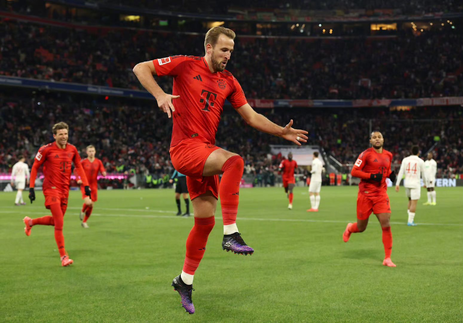 凯恩巅峰对决，Uzi与60激战巴黎圣日耳曼分钟，败北胜负难料！的简单介绍